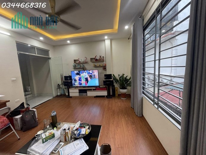 Bán nhà Nguyễn Văn Cừ, ngõ thông, ô tô đỗ cửa. 45m2 x 5 tầng giá nhỉnh 5 tỷ