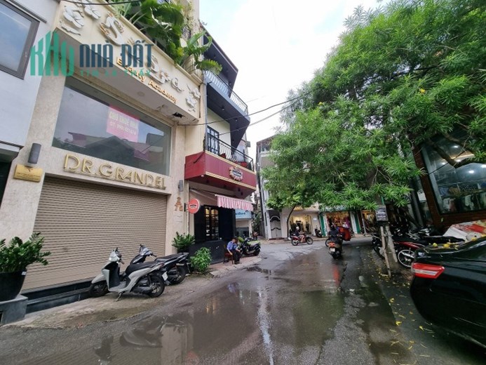 Bán gấp Mặt phố Ngyễn Công Hoan, Lô góc, KD 24/7, Đẹp nhất phố: 48m2, 3T, MT 12m, 19.5 tỷ