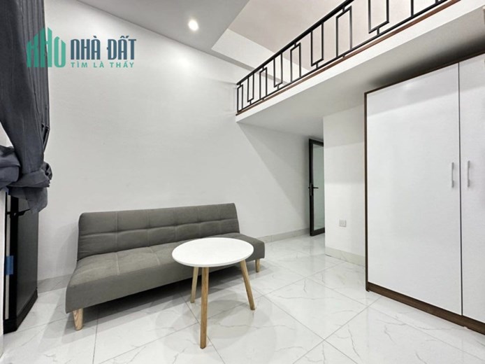 Tòa nhà Căn hộ CCMN phố Giáp Bát 62m 7 tầng thang máy MT5.5m ô tô đỗ gần lợi nhuận 1.2 tỷ năm