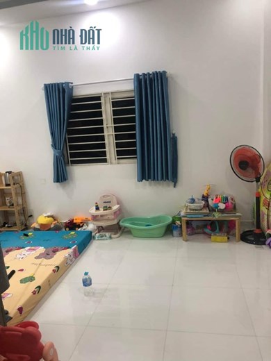 Nhà bán Phạm Hùng  p4  Q8 _ 3 tầng _ 87m2 _ 2PN lớn _ Ban công _ Nhỉnh: 3 tỷ