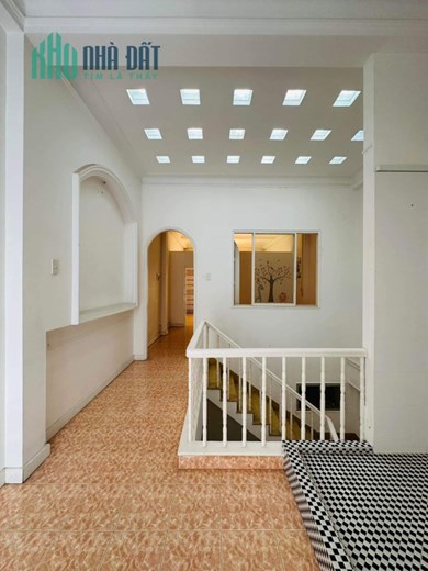 LÊ VĂN SỸ QUẬN 3 - Ô TÔ VÔ NHÀ - 82m2 - NGANG 4m ĐẸP - 3 TẦNG + SÂN THƯỢNG BTCT - HIẾM NHÀ BÁN -