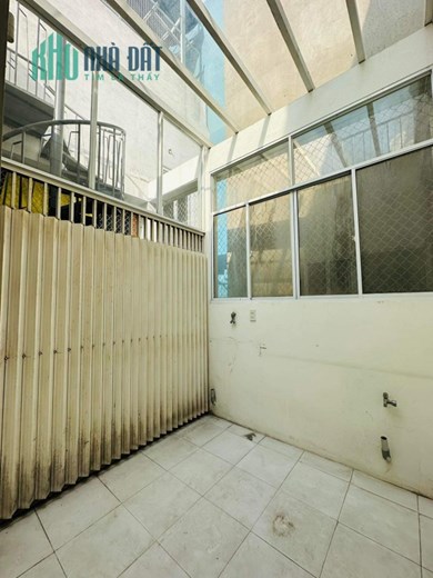 LÊ VĂN SỸ QUẬN 3 - Ô TÔ VÔ NHÀ - 82m2 - NGANG 4m ĐẸP - 3 TẦNG + SÂN THƯỢNG BTCT - HIẾM NHÀ BÁN -
