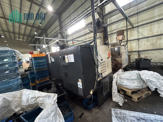 Máy CNC đang hoạt động bình thường do thây đổi dây chuyển sản xuất nên cần  Bán