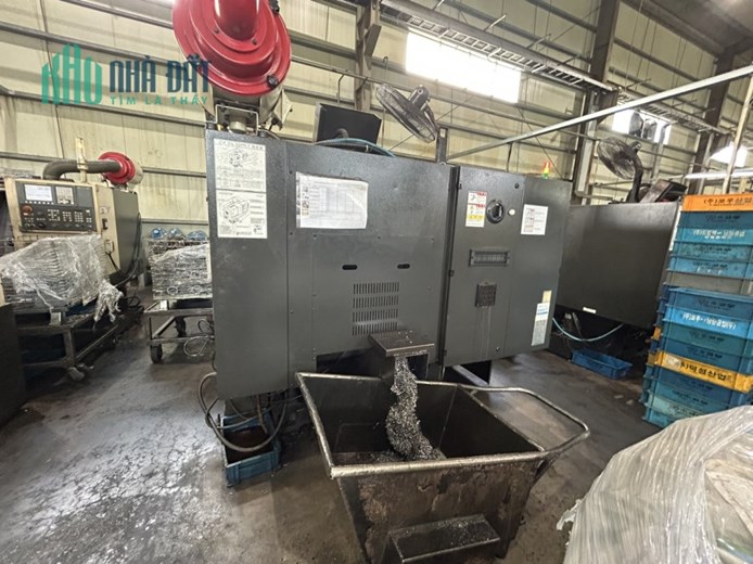 Máy CNC đang hoạt động bình thường do thây đổi dây chuyển sản xuất nên cần  Bán