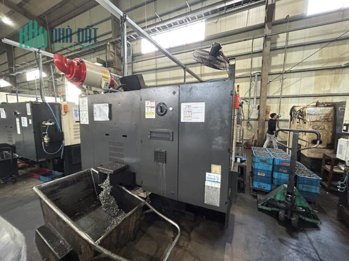 Máy CNC đang hoạt động bình thường do thây đổi dây chuyển sản xuất nên cần  Bán