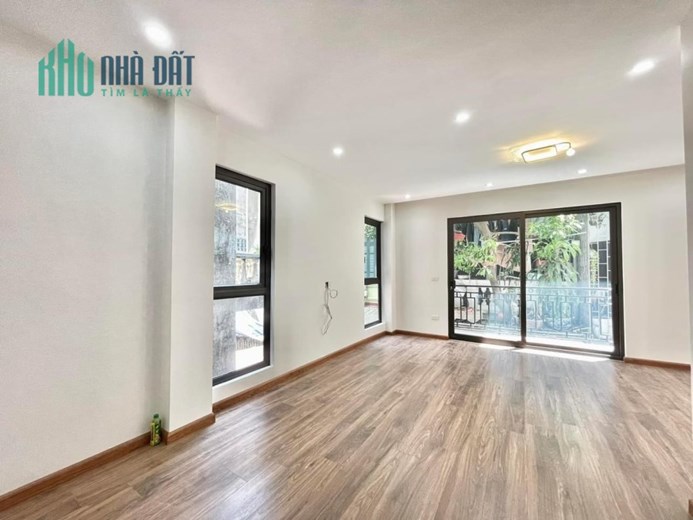 Lê Trọng Tấn - lô góc - thang máy - ngõ thông - gần oto -dt 45m , mt 4,5m -giá nhỉnh 8 tỷ