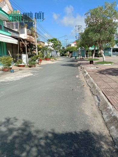 CHÍNH CHỦ Bán Nhanh Căn Nhà Vị Trí Đắc Địa Tại TP Long Xuyên - An Giang - Giá Cực Rẻ