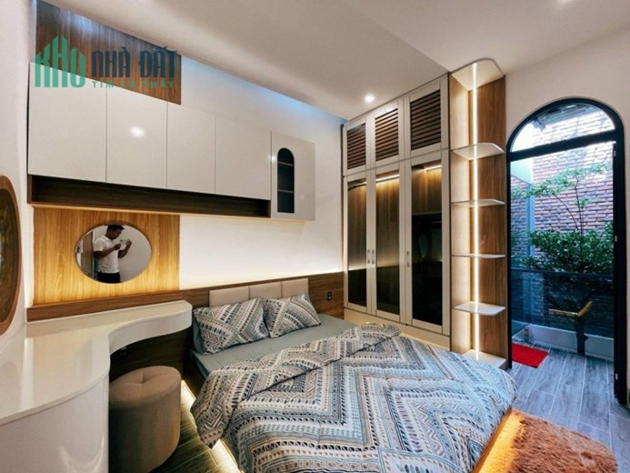 Nhà mặt tiền 3 tầng cực đẹp, trung tâm quận Hải Châu, gần 3/2, khu an sinh, giá chỉ nhỉnh 4 tỷ