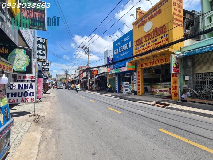 BÁN NHÀ MẶT TIỀN NGUYỄN ẢNH THỦ - BÁN ĐẤT TẶNG NHÀ  NGAY NGÃ 3 LÊ VĂN KHƯƠNG - NGANG KHỦNG HƠN 12M
