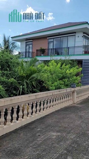 CHÍNH CHỦ CẦN BÁN BIỆT THỰ NHÀ VƯỜN TẶNG NỘI THẤT CAO CẤP.