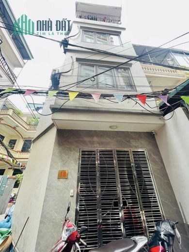 Bán nhà Lô góc ở Mễ Trì, Từ Liêm Cạnh Ô tô tránh, Tặng Full nội thất 43m2, chỉ với 5 tỷ