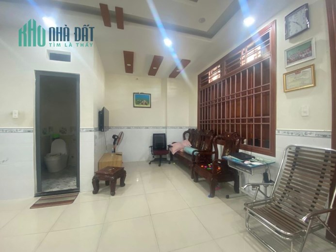 bán nhà Mặt tiền Lê Trọng Tấn - Ngay KCN Tân Bình, DT: 6x14m, 3 Tầng , 6PN, giá 11.5 tỷ.