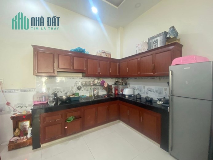 bán nhà Mặt tiền Lê Trọng Tấn - Ngay KCN Tân Bình, DT: 6x14m, 3 Tầng , 6PN, giá 11.5 tỷ.