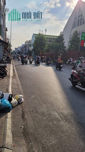 Bán nhà Mặt tiền Ngô Tất Tố - Nguyễn hữu Cảnh, giáp Quận 1, DT: 4.5x18m, 2 Tầng, 14.5 tỷ