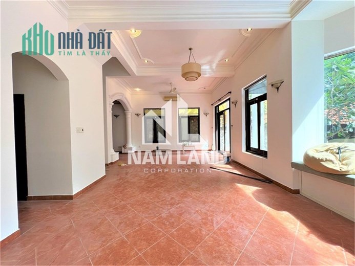 Biệt thự sang trọng tại Nguyễn Văn Hưởng - Thảo Điền - Diện tích 300m²