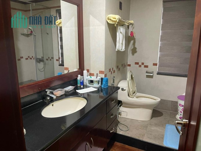 Bán nhà phân lô ngõ 2 phố Giảng Võ, Kim Mã DT 75 m2 x 5T MT 6m, bảo vệ 24/24 giá 25 tỷ.