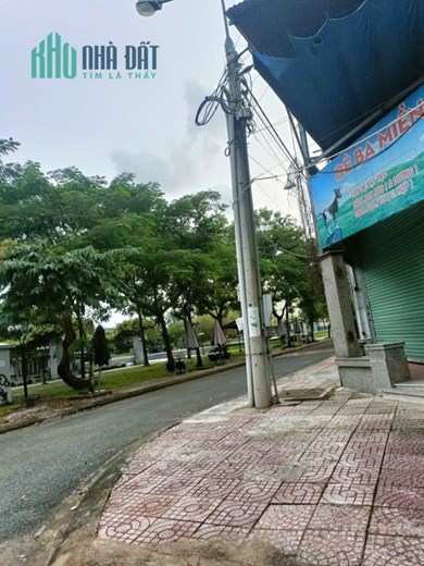 NHÀ HÀNG 2 MẶT TIỀN VỚI  8 PHÒNG VIP Ở THỊ TRẤN TRẢNG BOM – ĐỒNG NAI.