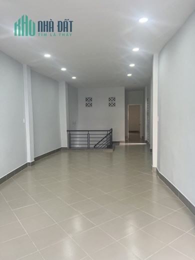 Bán nhà MT Lê Hồng Phong quận 10