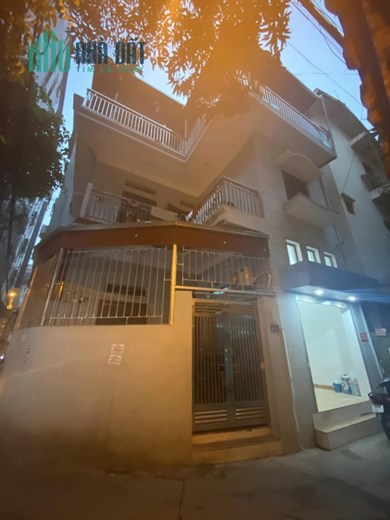 Cực Phẩm, Bán nhà Trần Thái Tông, Cầu Giấy Lô góc 56m2  4tầng chỉ với 7tỷ