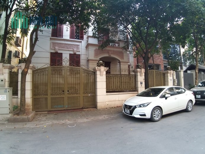 Cho thuê biệt thự Cầu Giấy, 300m3 4 tầng làm nhà hàng, bi-a, trường học