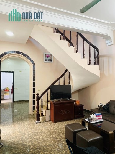 Bán nhà 2T tại Ngọc Lâm 86m, MT 4m, oto tránh giá nhỉnh 3 tỷ LH: 0936123469