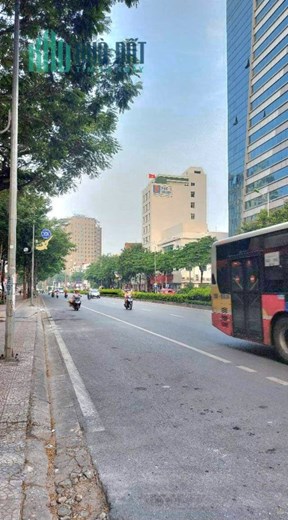 Bán Gấp Nhà Gia Thụy Long Biên 83M x 4 Tầng . Ô Tô , 10m Ra Ô Tô Tránh , Ngõ Thông . Giá 6.3 Tỷ .