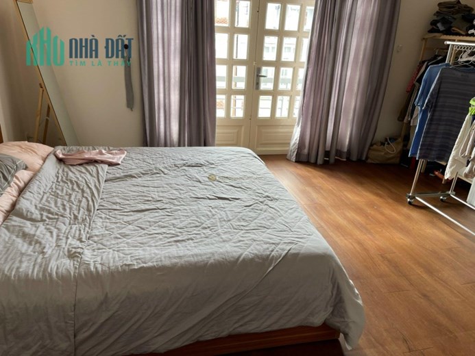 Bán nhà làng báo chí Thảo Điền, Quận 2, trệt, 2 lầu chỉ 11 tỷ