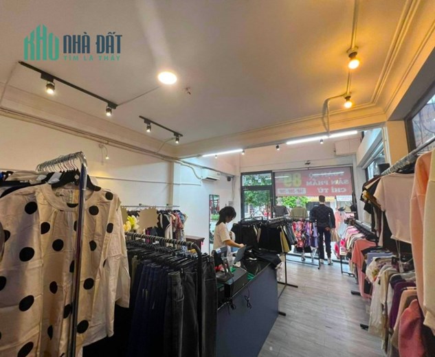 Mặt Tiền Lạc Long Quân 70m2 không lộ giới, 5 Tầng mới Kinh Doanh đỉnh