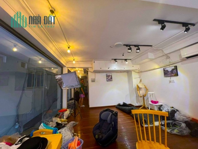 Mặt Tiền Lạc Long Quân 70m2 không lộ giới, 5 Tầng mới Kinh Doanh đỉnh
