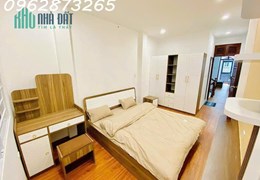Bán nhà đất PHƯỜNG VIỆT HƯNG - Q. LONG BIÊN. 5 tầng. Nhà rộng gần công viên. Diện tích 113M2. Giá