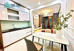Bán nhà phố Vũ Tông Phan, quận Thanh Xuân. Diện tích: 46m2 x 5 tầng, mặt tiền: 4.0m, giá 4.68 tỷ.