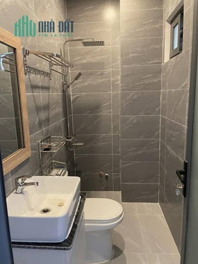 Chỉ còn 6 tỷ 9, nhà mới 4T full NT xịn sò như hình, cạnh bên PMH Q7