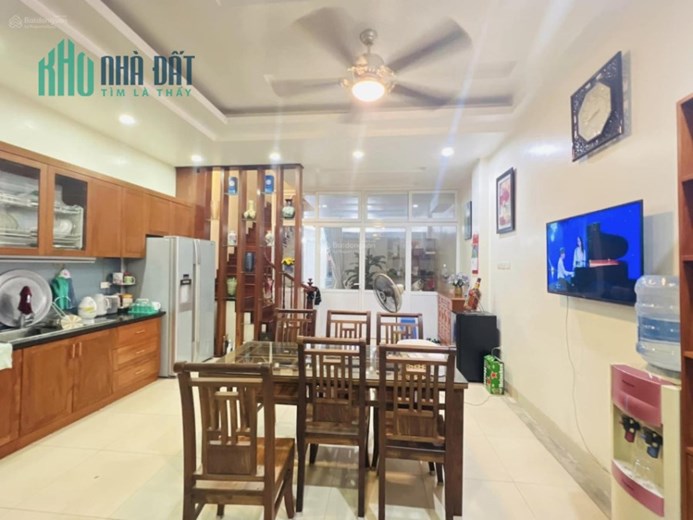 Bán nhà mặt phố Giảng Võ, quận Ba Đình, 70m2 x 3T, mặt tiền 6.5m, giá 29.8 tỷ