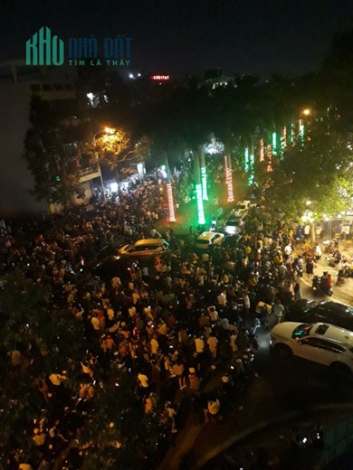 Cho thuê mặt bằng tại Trung Tâm Thương Mại Quảng Trường Xanh (Green Square), phường Đông Hòa, Tp Dĩ