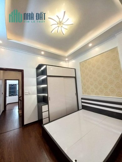 Minh Khai 40m2- 4T ở luôn ô tô, nói không với quy hoạch , giá rẻ chỉ 3 tỷ 7