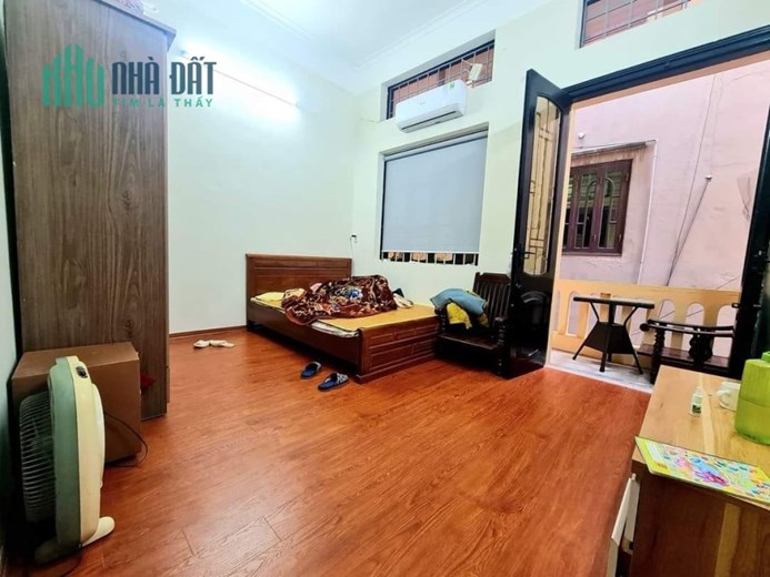 Nhỉnh 4 tỷ có ngay nhà đẹp trung tâm Thanh Xuân 45m2, 4 tầng, 3pn rộng rãi, gần nhiều trường học,
