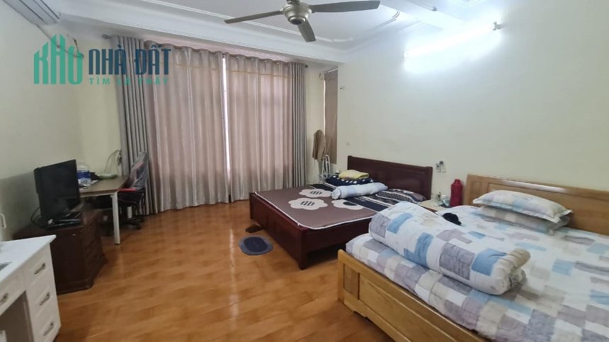 Bán nhà Khương Trung diện tích rộng 70m2 mặt tiền rộng gần hồ cách ô tô 50m, đầu tư hoặc ở đều