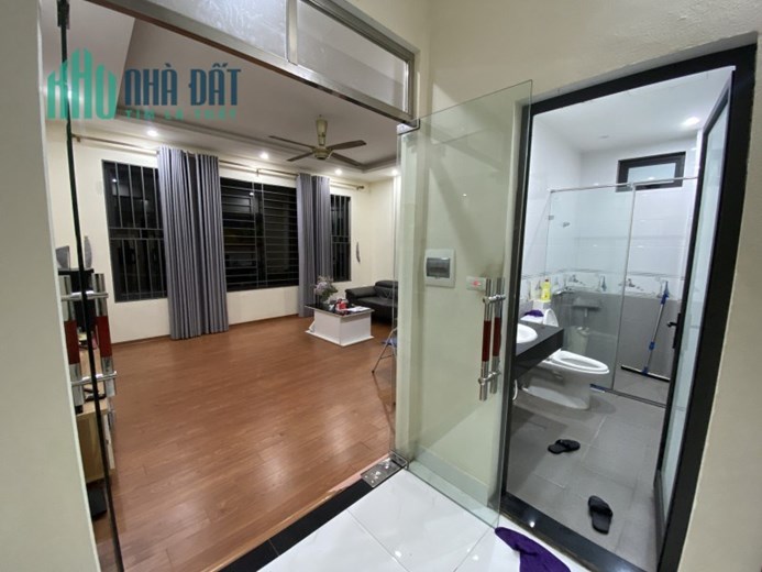 Bán nhà 5 tầng Nguyễn Văn Cừ,Long Biên 42m2,Mt 4.5m,lô góc hơn 5 tỷ