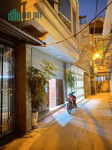 Bán nhà 5 tầng Nguyễn Văn Cừ,Long Biên 42m2,Mt 4.5m,lô góc hơn 5 tỷ