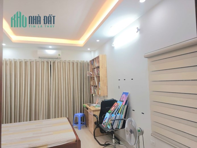 YÊN PHỤ - Nhà mới kính koong, 14 phòng ngủ, Ô tô đua 10m Giá đầu tư 7.3 Tỷ