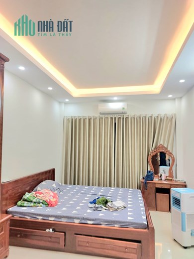 YÊN PHỤ - Nhà mới kính koong, 14 ngủ, Ô tô 10m Giá hữu nghị 7.1 Tỷ