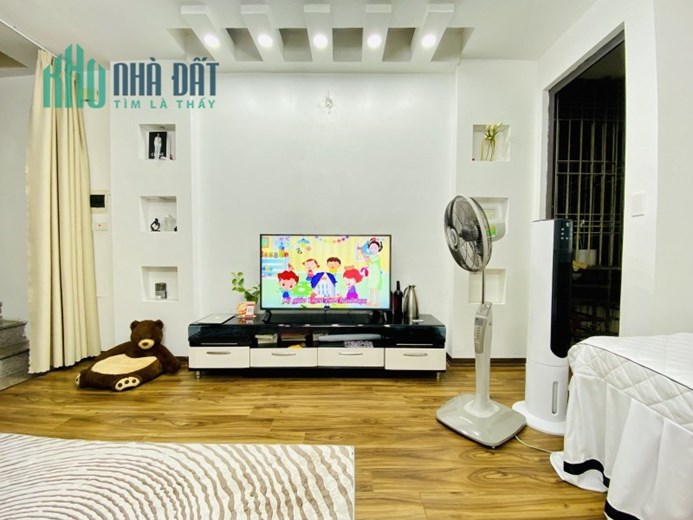 Bán nhà phố Cự Lộc Thanh Xuân 32m 5 tầng mặt tiền 4m ngõ thông gần ô tô nhà đẹp ở ngay lh 0817606560