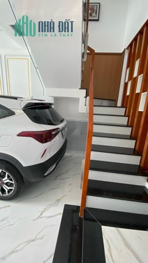 Chính chủ gửi bán gấp nhà 3 tầng- Ngang hiếm 11m- Không quy hoạch- Xe hơi tới nhà- HDT 40tr/th