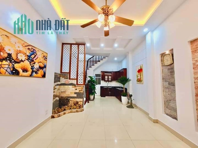 Bán Nhà Ngõ 898 Đường Láng 35/38m2 x 5 tầng, nhà mới ở ngay, nội thất sang xịn, ngõ thông, giá cho