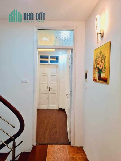 Bán Nhà Ngõ 898 Đường Láng 35/38m2 x 5 tầng, nhà mới ở ngay, nội thất sang xịn, ngõ thông, giá cho
