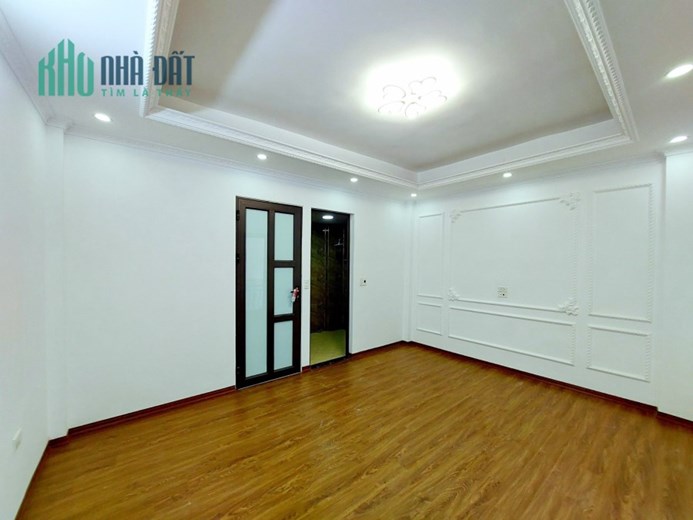 Bán nhà Ngô Gia Tự, 5 tầng, giá 3.1ty