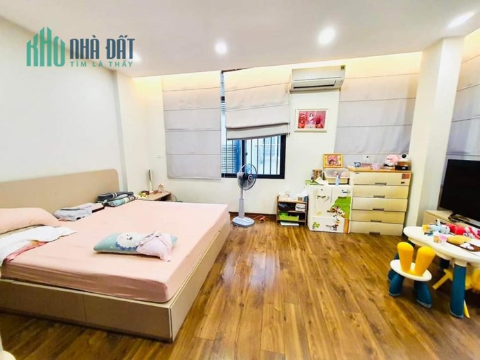 VIEW HỒ TRIỆU ĐÔ - LÔ GÓC - Ô TÔ - NHÀ VÕ THỊ SÁU - 42M - T5 - VIP HAI BÀ TRƯNG