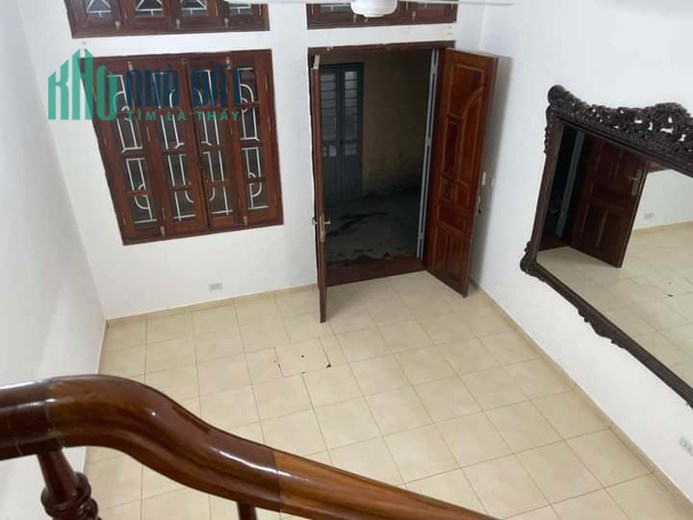 Bán Nhà nhõ 278 Phố Tôn Đức Thắng 41,4m2 x 3 tầng, gần Phố, ngõ nông, 4 phòng ngủ, giá cho các nhà