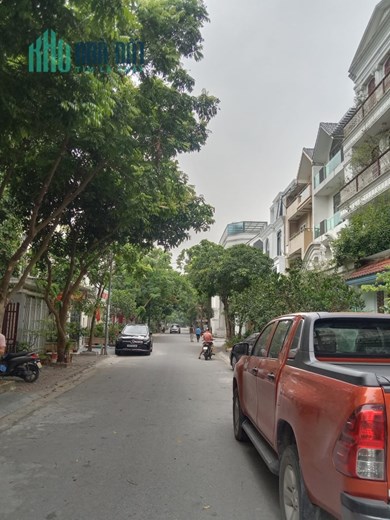 Biệt Thự Sân Vườn KĐT Việt Hưng 105m2, 4 Tầng, MT 7m, Vỉa Hè – Ô tô Tránh giá 20 Tỷ