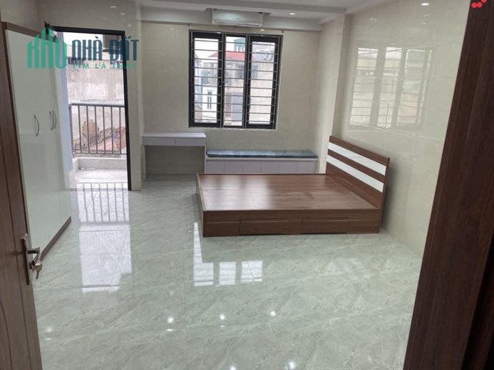 Bán Nhà Cầu Giấy, Ngần Ô Tô Tránh Ngõ Thông
Dt 45m- Nhỉnh 5ty